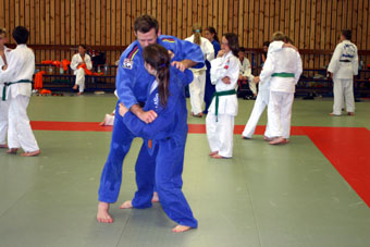 http://www.old.psv-duisburg-judo.de/bilder/galerie/bischof_klaff.jpg